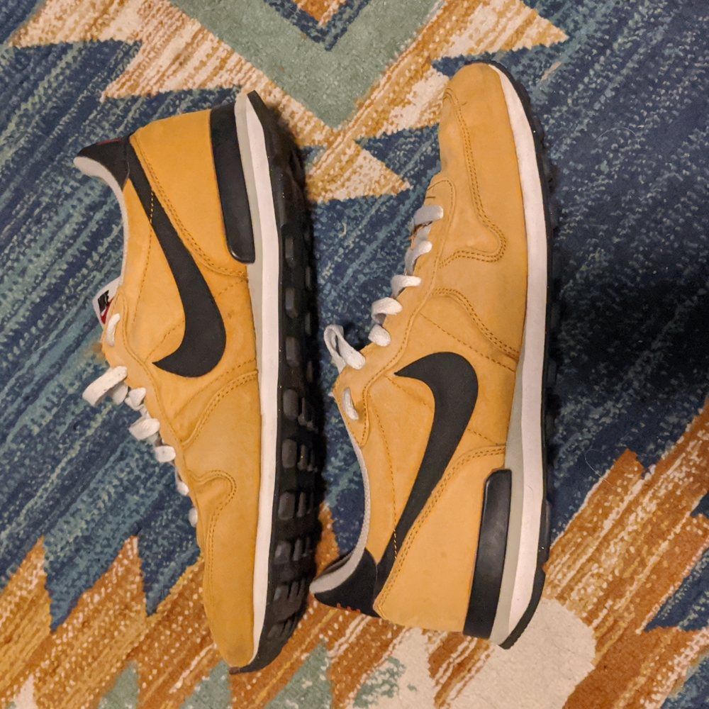 Nike Internationalist